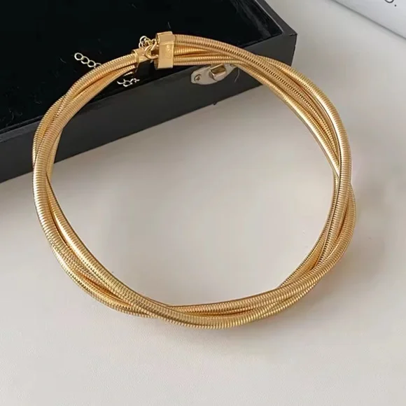 Modern Vintage Gold Twisted Chain Necklace - Picture 3 of 4